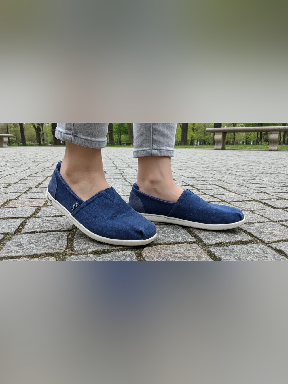 BOBS from Skechers Women’s Plush Arch Fit Slip-On Canvas Flats in Navy, Size 7.5